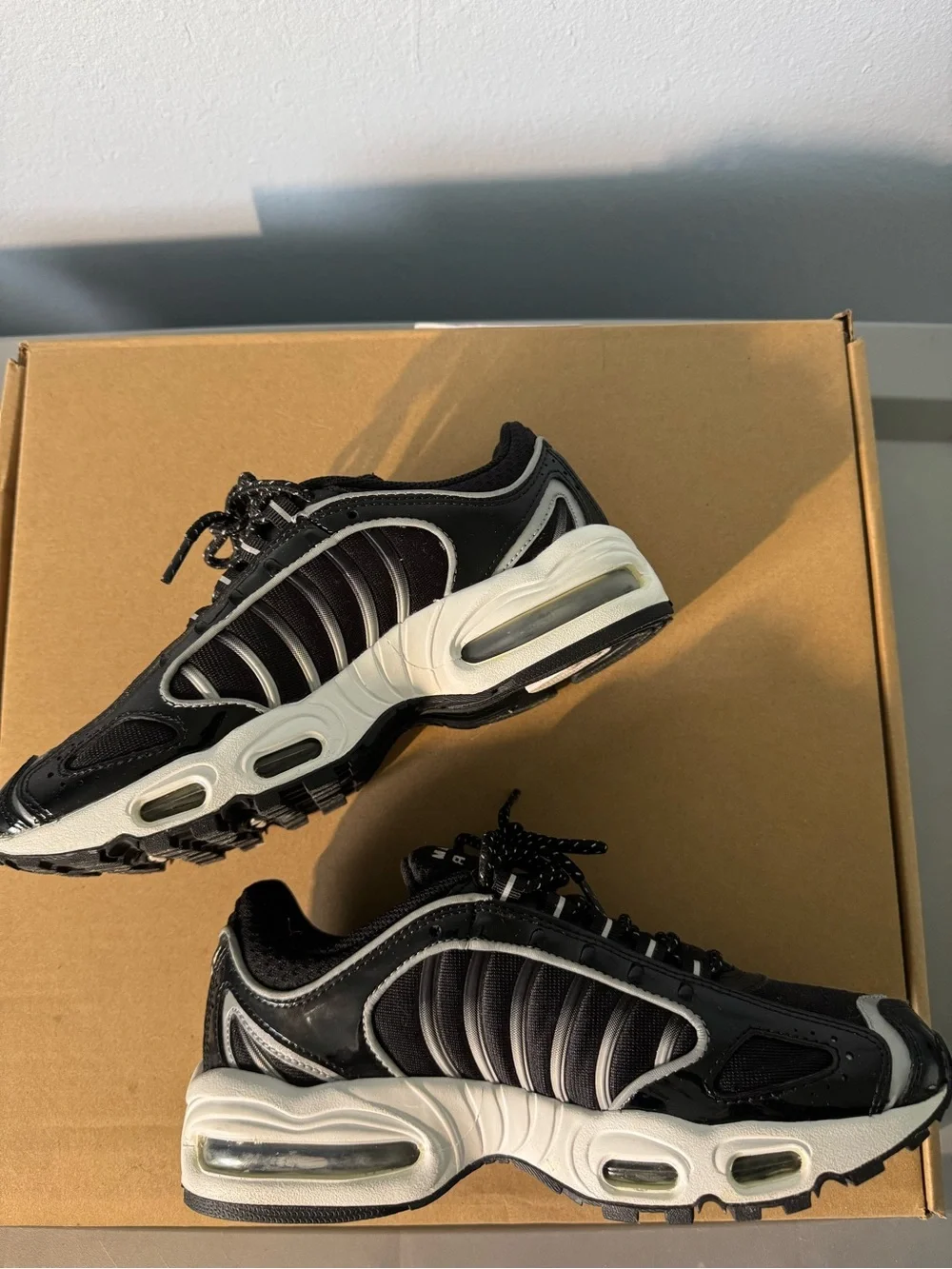 Nike Black and White Air Max Tailwind Size 7.5